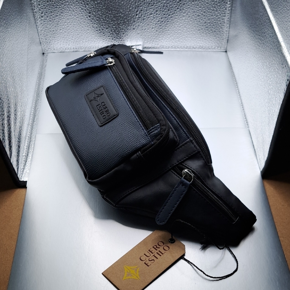 Cuero Estilo Black And Navy Waist Bag